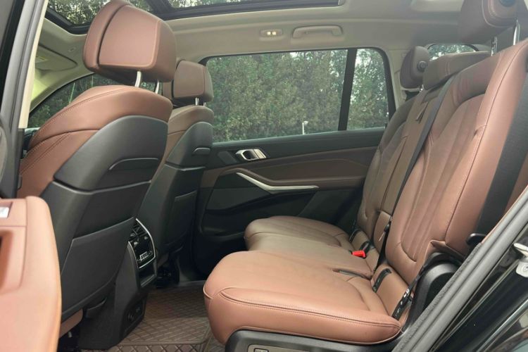 Used BMW X7 2020 xDrive40i Luxury Package with Leading Features