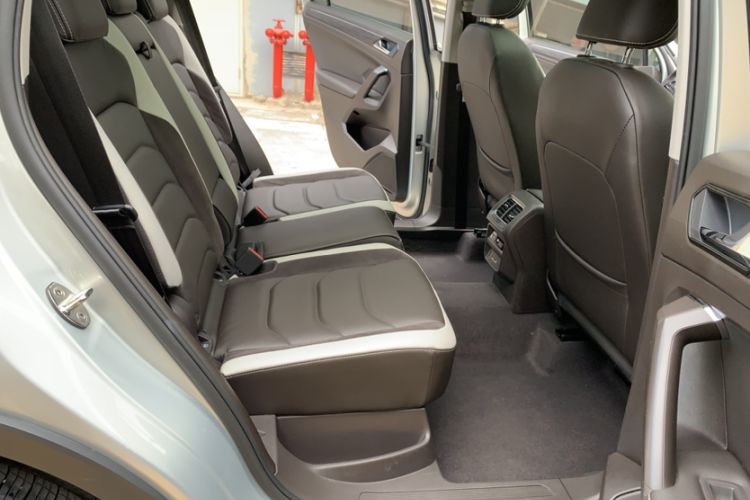 Used Volkswagen Tiguan L 2018 380TSI Automatic All-Wheel Drive Luxury Edition Interior 4