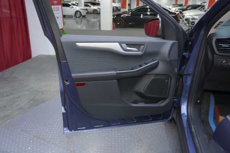 Used Ford Escape 2024 EcoBoost 245 Two-Wheel-Drive Titanium Edition