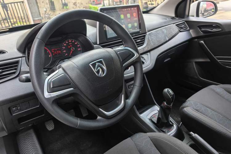 Used Baojun 310 2016 1.2L manual Comfort trim level