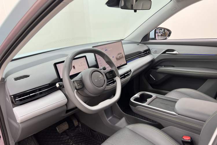 Used Bestune Yueyi 03 2025 565km Premium Edition Interior 2