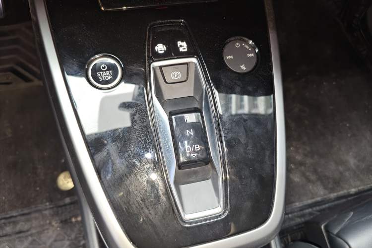 Used Audi Q4 e-tron 2024 40 e-tron Adventure Edition Gear Lever