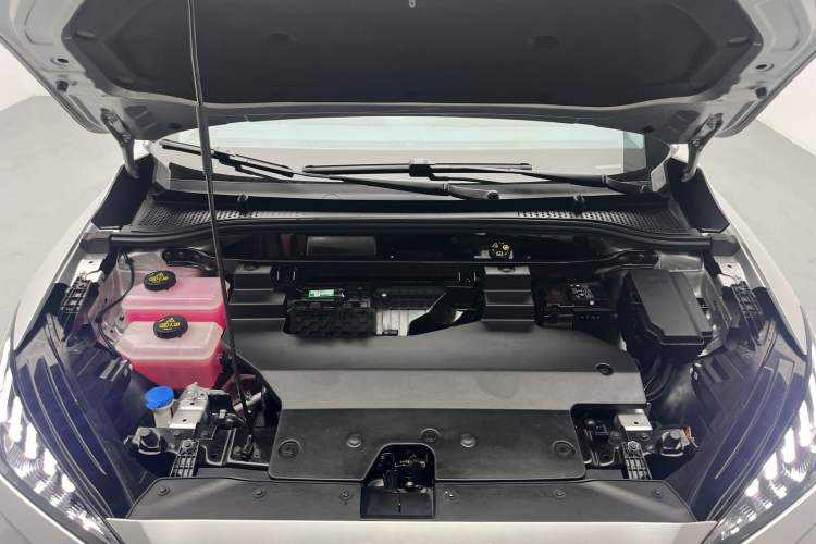 Used MG 4 EV 2023 415 km Range Sea-Faring Champion Edition Interior 3