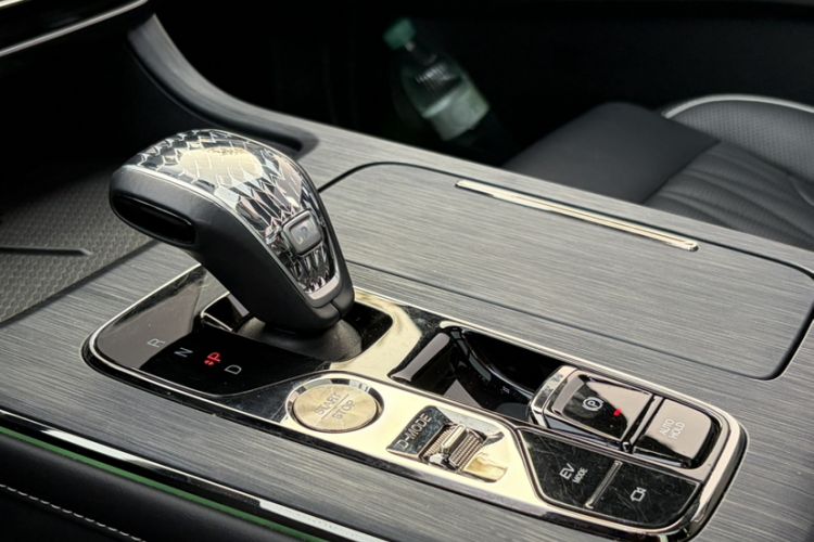 Used GAC Trumpchi GS8 2022 Double-Energy Series 2.0TM Two-Wheel Drive Prestige Edition (6 Seats)
