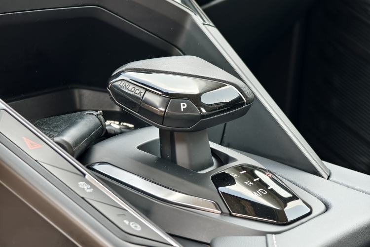 Used Lynk & Co 06 2023 Remix 1.5T Shero Gear Lever