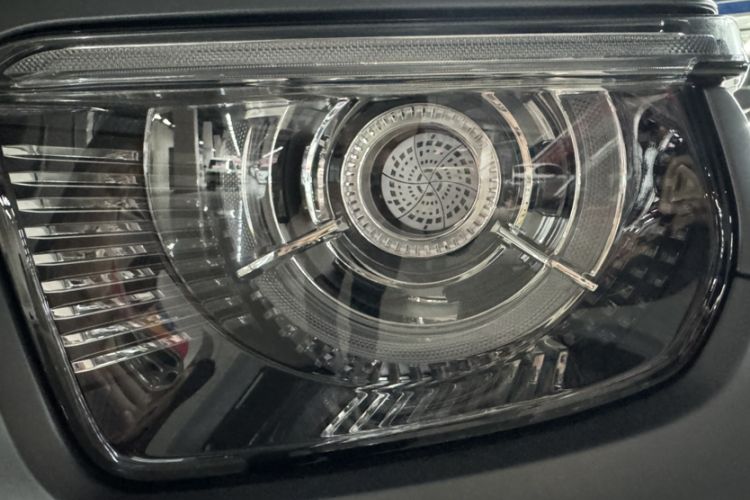 Used Tank 700 New Energy 2024 Hi4-T Extreme Edition Left Front Headlight