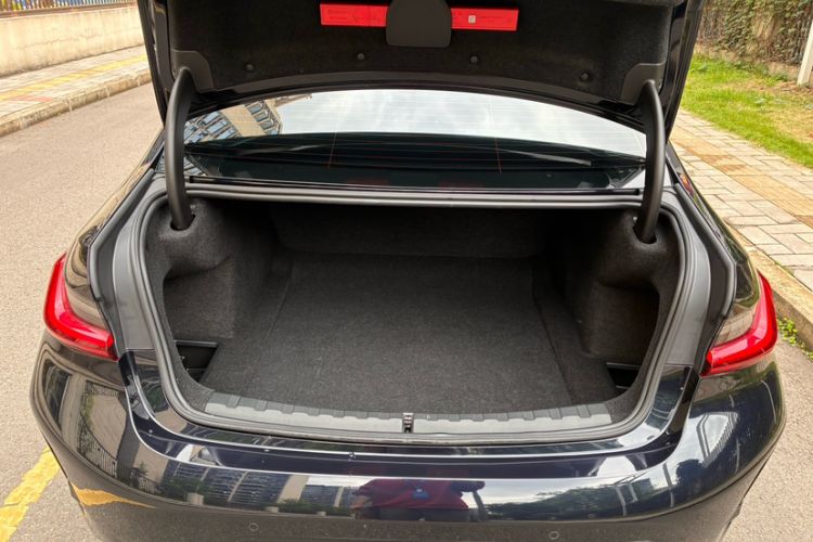 Used BMW 3 Series 2025 330Li M Sport Shadowline Package
