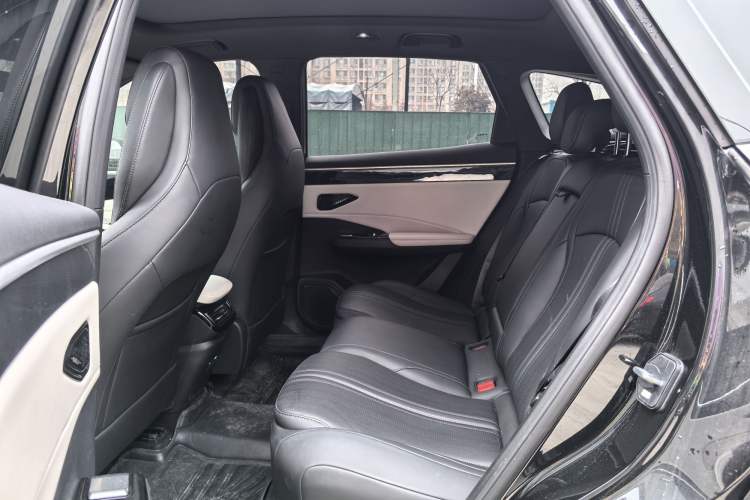 Used Geely Galaxy L7 2023 1.5T 115 km PLUS
