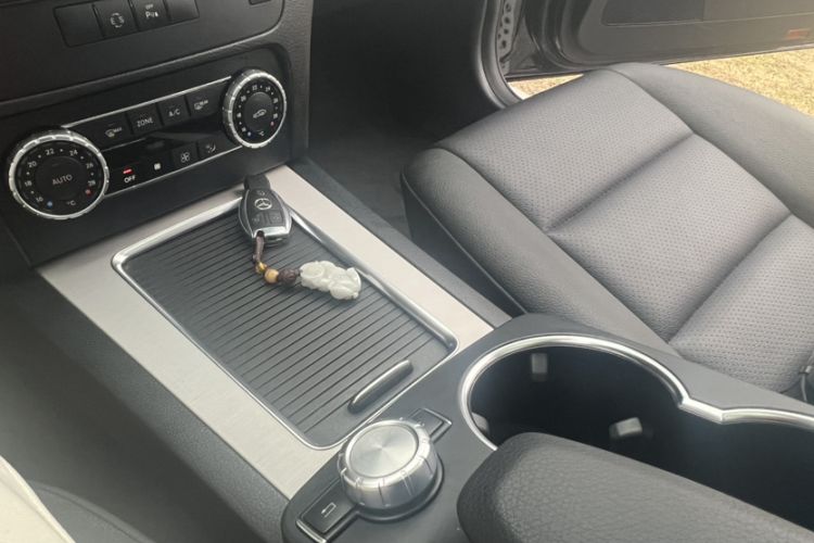 Used Mercedes-Benz GLK-Class 2013 Facelift GLK 300 4MATIC Fashion Edition