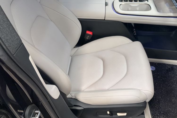 Used Xiaomi Auto SU7 2024 Rear-Drive Ultra-Long Range Advanced Pro-Level Intelligent Driving Version Right Front Seat