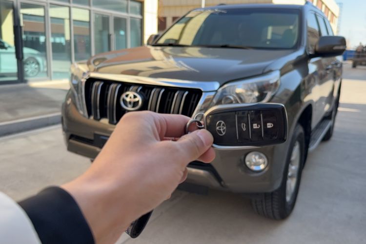 Used Toyota Prado 2014 4.0L Automatic TX-L NAVI