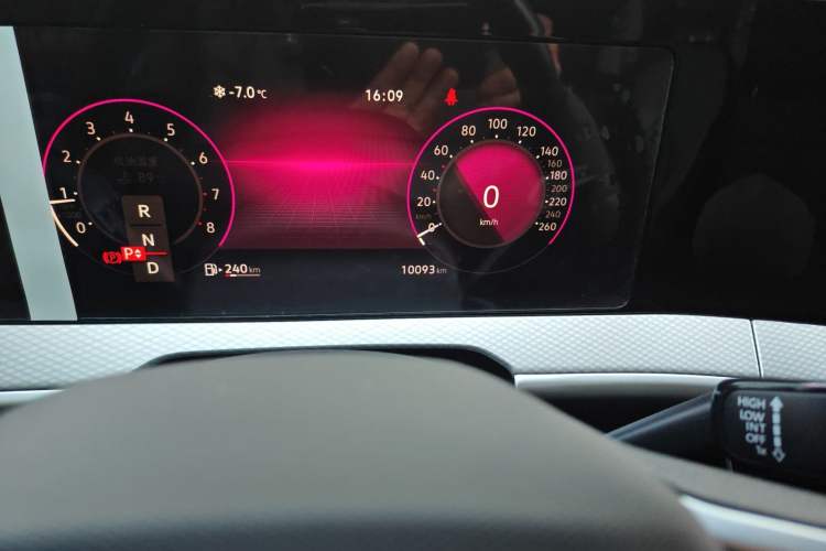 Used Volkswagen Tavendor 2024 330TSI Luxury Touring Edition
