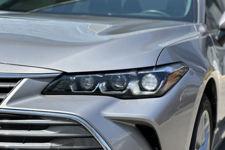 Used Toyota Avalon 2019 Dual-Engine 2.5L Luxury Edition China VI Standard
