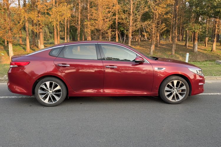 Used Kia K5 2016 2.0L Automatic LUX
