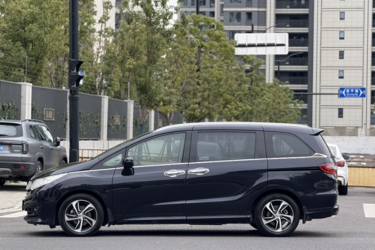 Used Honda Odyssey 2017 2.4L Luxury Edition Exterior 4