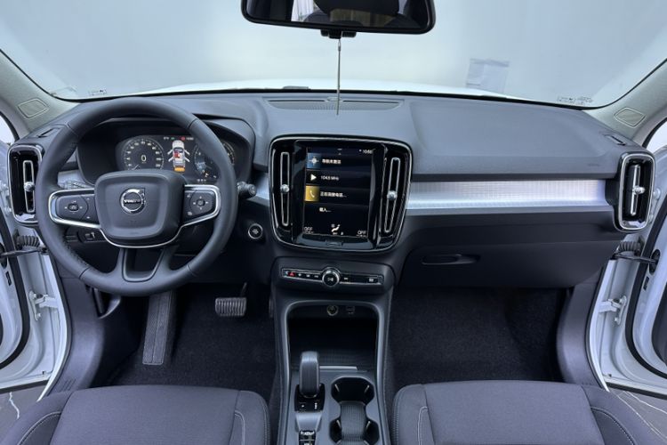 Used Volvo XC40 2022 T4 Four-Wheel Drive Smart & Stylish Edition
