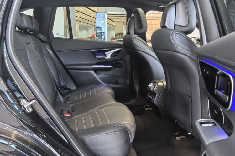 Used Mercedes-Benz GLC 2023 Facelift GLC 260 L 4MATIC Luxury Version 5 Seats