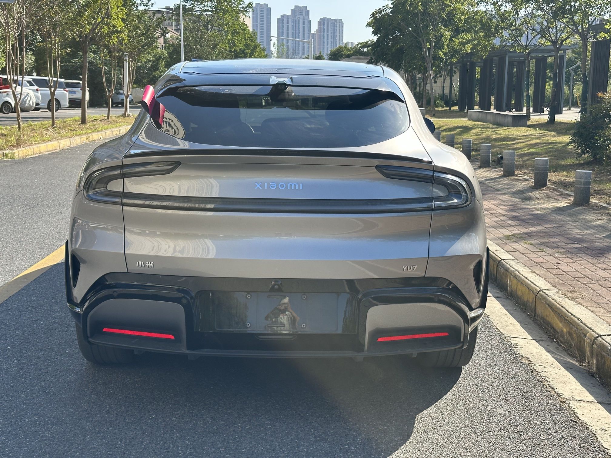 Xiaomi Auto YU7 2025 Ultra-Long Range All-Wheel Drive Pro Version — снимка 12