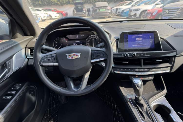 Used Cadillac CT4 2023 28T Luxury Version
