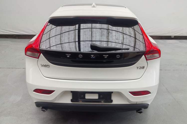 Used Volvo V40 2018 T3 Zhiya Edition
