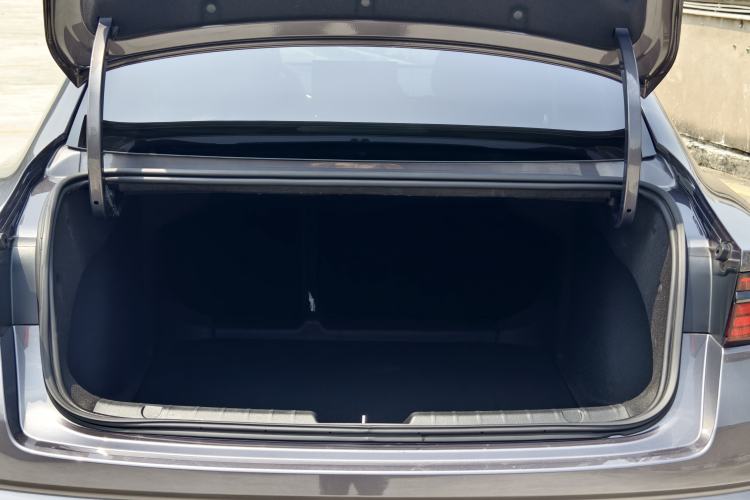 Used Geely Auto Preface 2025 Dongfang Yao 2.0TD Moonlight Edition Trunk