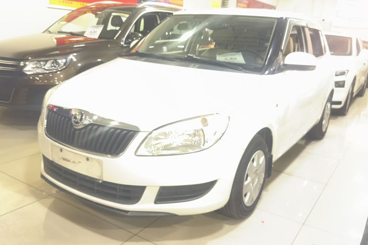 Used Skoda Fabia 2014 1.4L Automatic Crystal Edition