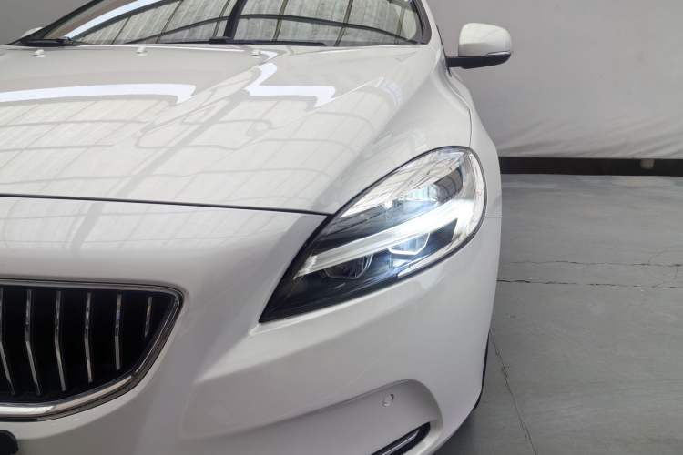 Used Volvo V40 2018 T3 Zhiya Edition
