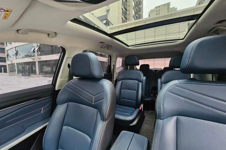 Used Livan Livan 9 2023 470 km Leading Edition