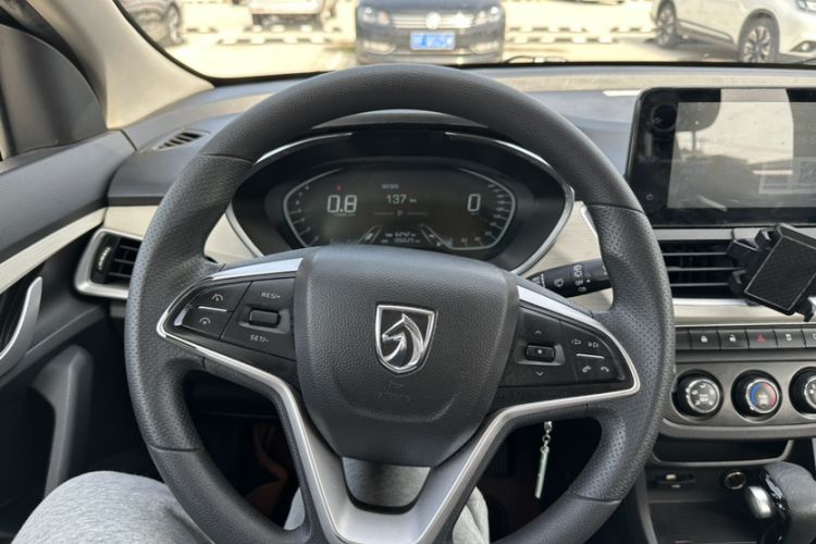 Used Baojun 360 2019 1.5L CVT Elite Version China VI Interior 1