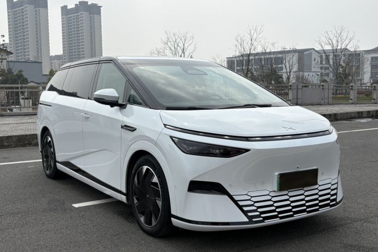 Used XPeng X9 2024 702 Ultra-Long Range Max
