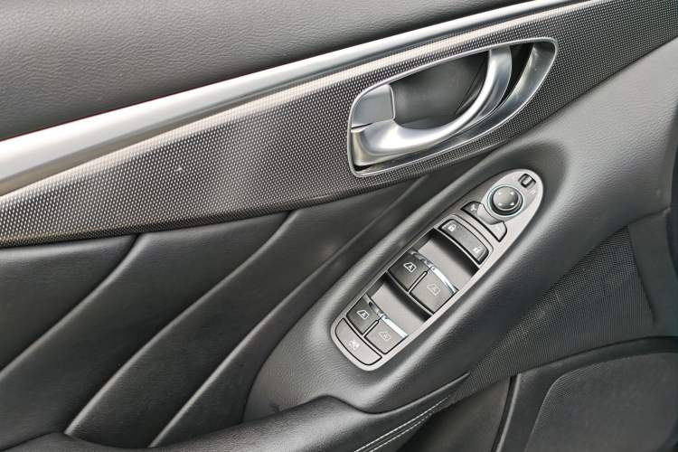 Used Infiniti Q50L 2016 2.0T Ambition Edition Interior 3