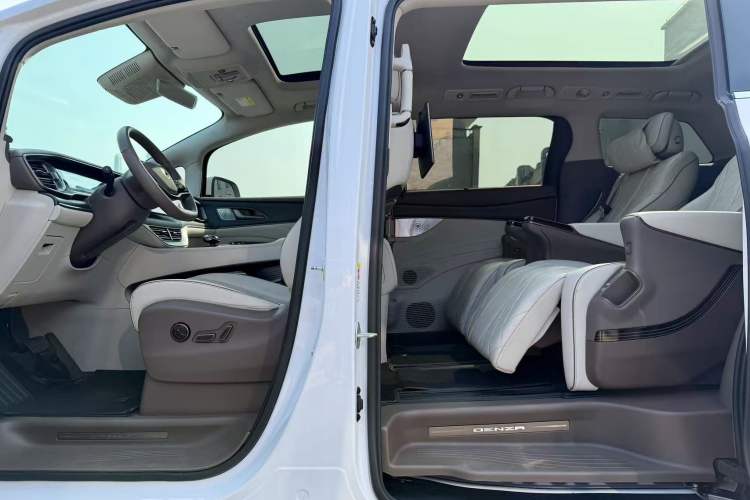 Used Denza D9 2022 DM-i 970 Four-Wheel Drive Prestige Model