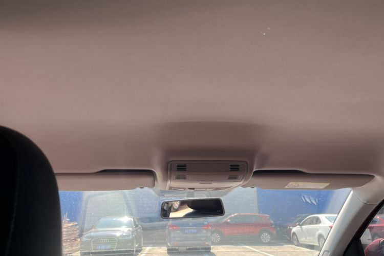 Used Volkswagen Tacqua 2020 1.5L Automatic Shang
