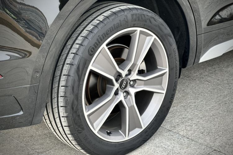 Used Audi Q5L 2022 Updated 45T Luxury Dynamic Version
