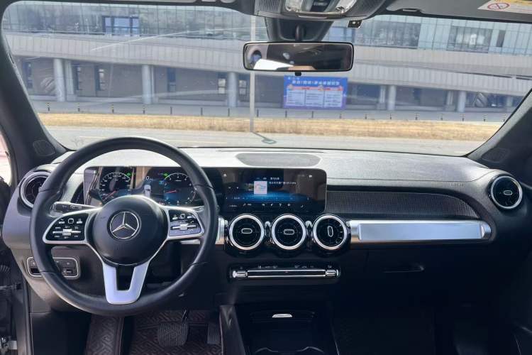 Used Mercedes-Benz GLB 2020 GLB 200 Dynamic Edition Interior 2