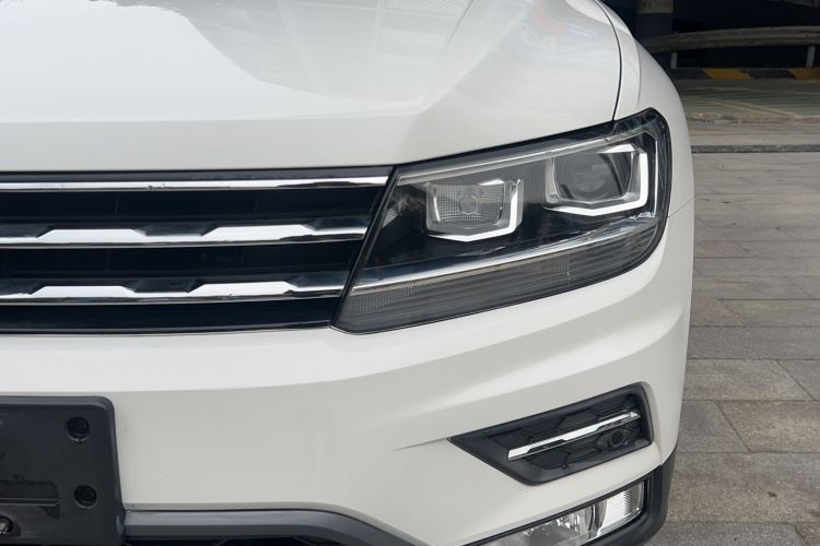 Used Volkswagen Tiguan L 2019 330TSI Automatic Two-Wheel Drive Smart Luxury Version China V Emission Standard