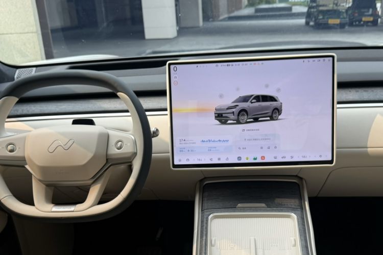 Used ONVO Luxeed L90 2025 Model—Ultra Six-Seater Version Instrument Cluster