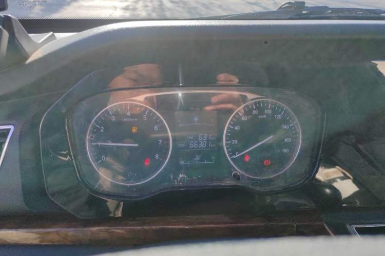 Used Kuayue Kuayue Zhe D5 2021 1.6L Standard Edition Double-Cab Flatbed with Dual Rear Wheels 3050mm Cargo Bed DAM16KL
