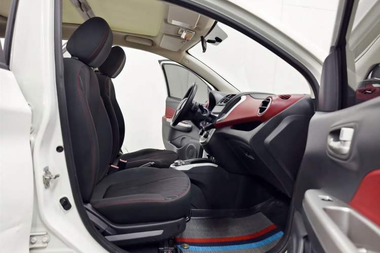 Used CHANGAN Benni 2015 1.4L IMT Sunroof Version China IV Standard
