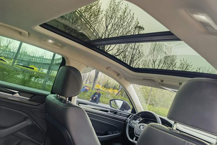 Used Volkswagen Phideon 2018 Revised Version 380TSI Two-Wheel Drive Business Edition Interior 5