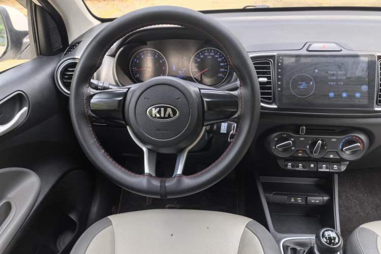 Used Kia Pegas 2017 1.4L Manual Value Edition Interior 8