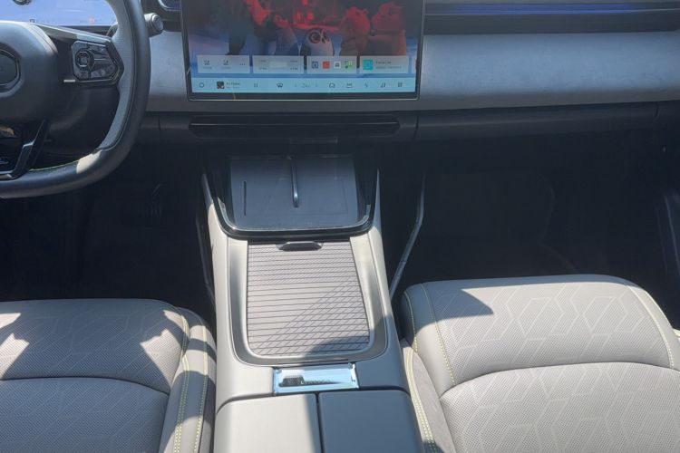 Used Lynk & Co 08 EM-P 2023 120km Long-Range Halo
