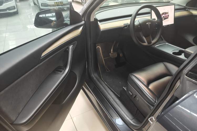 Used Tesla Model Y 2022 Rear-Wheel-Drive Version