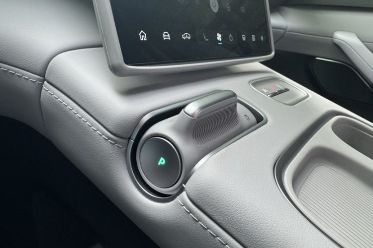 Used Nio EC6 2024 75 kWh Gear Lever