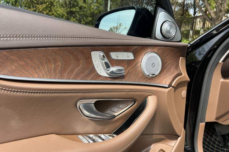 Used Mercedes-Benz E-Class 2023 Updated E 300 L Fashion Edition
