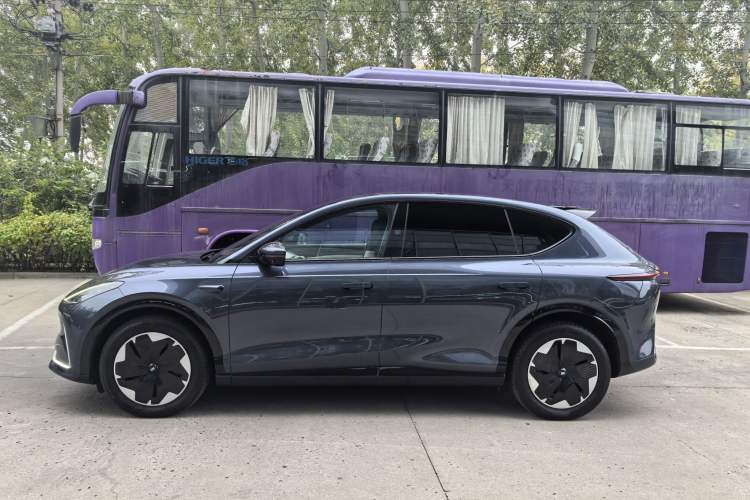 Used IM LS7 2023 90 kWh Elite Rear-Drive Version
