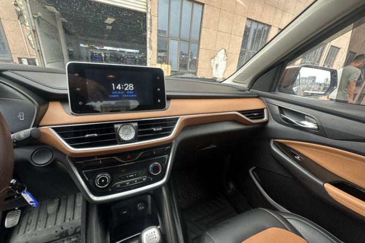 Used Wuling Hongguang S3 2019 1.5L Manual Luxury Model China VI Standard
