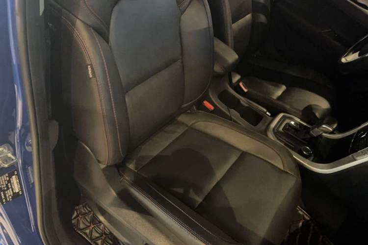 Used SAIC MAXUS T60 2017 2.0T Gasoline Automatic 4x4 High-Ride Flagship Long-Wheelbase Version