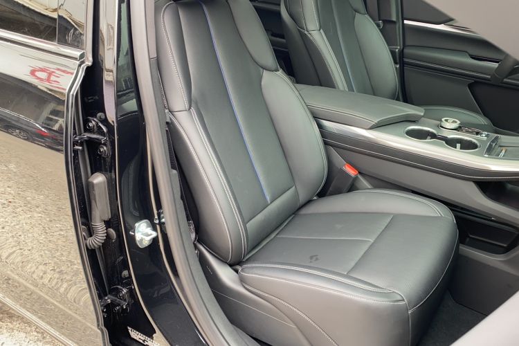 Used Cadillac XT5 2025 2.0T Luxury Version Right Front Seat