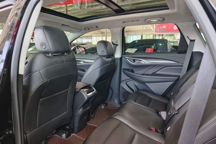 Used Buick Enclave 2020 28T Two-Wheel Drive Luxury Version Interior 11